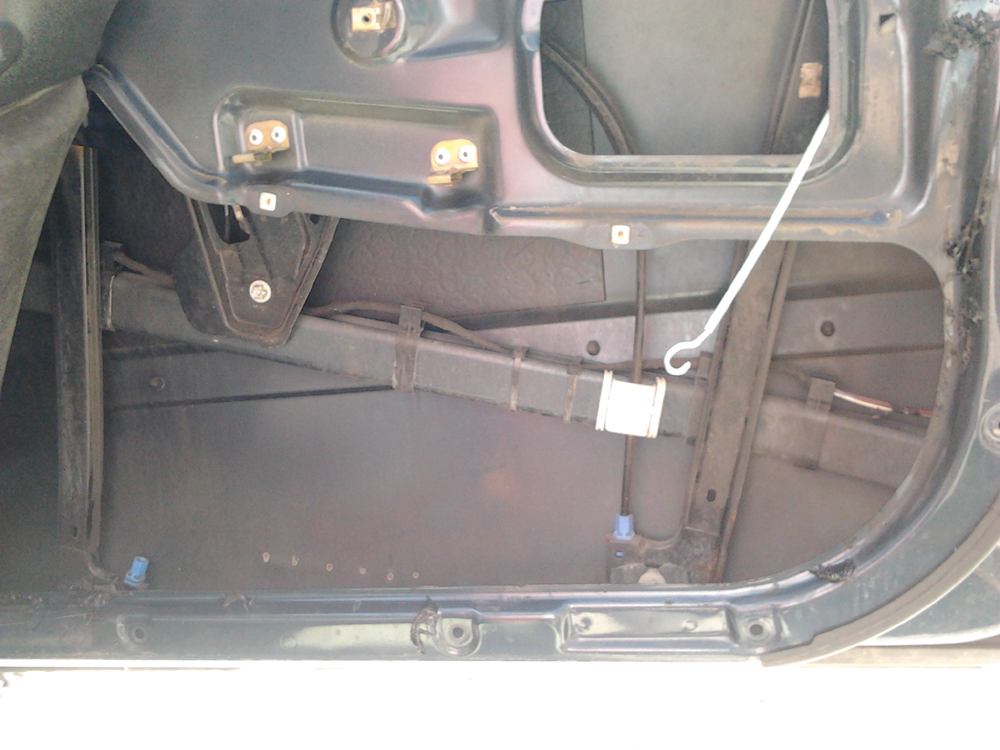 Broken window regulator cable