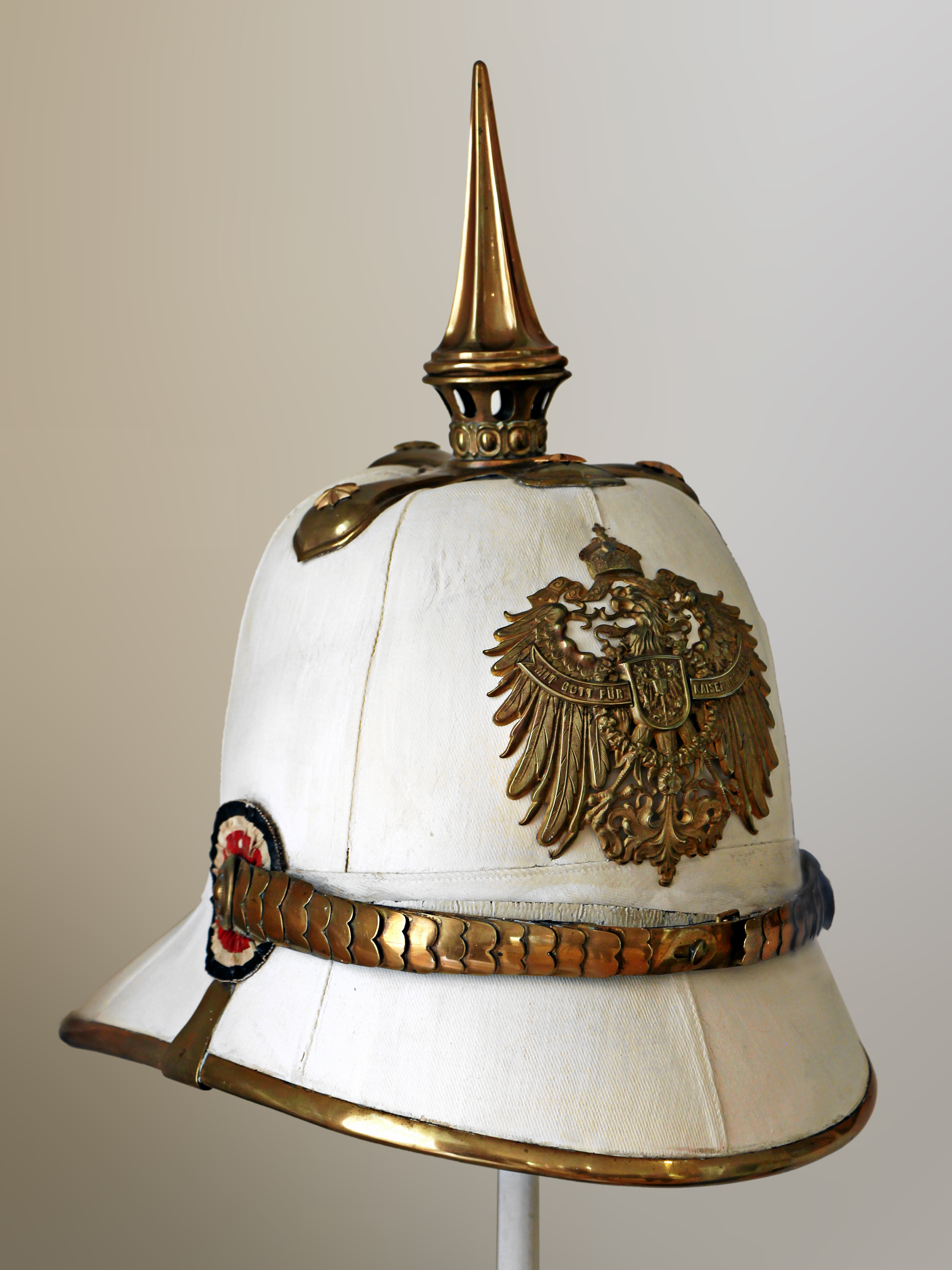 Tropenhelm__1910__Hg.jpg