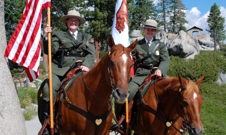 img-nps-le-rangers-and-horses.jpg