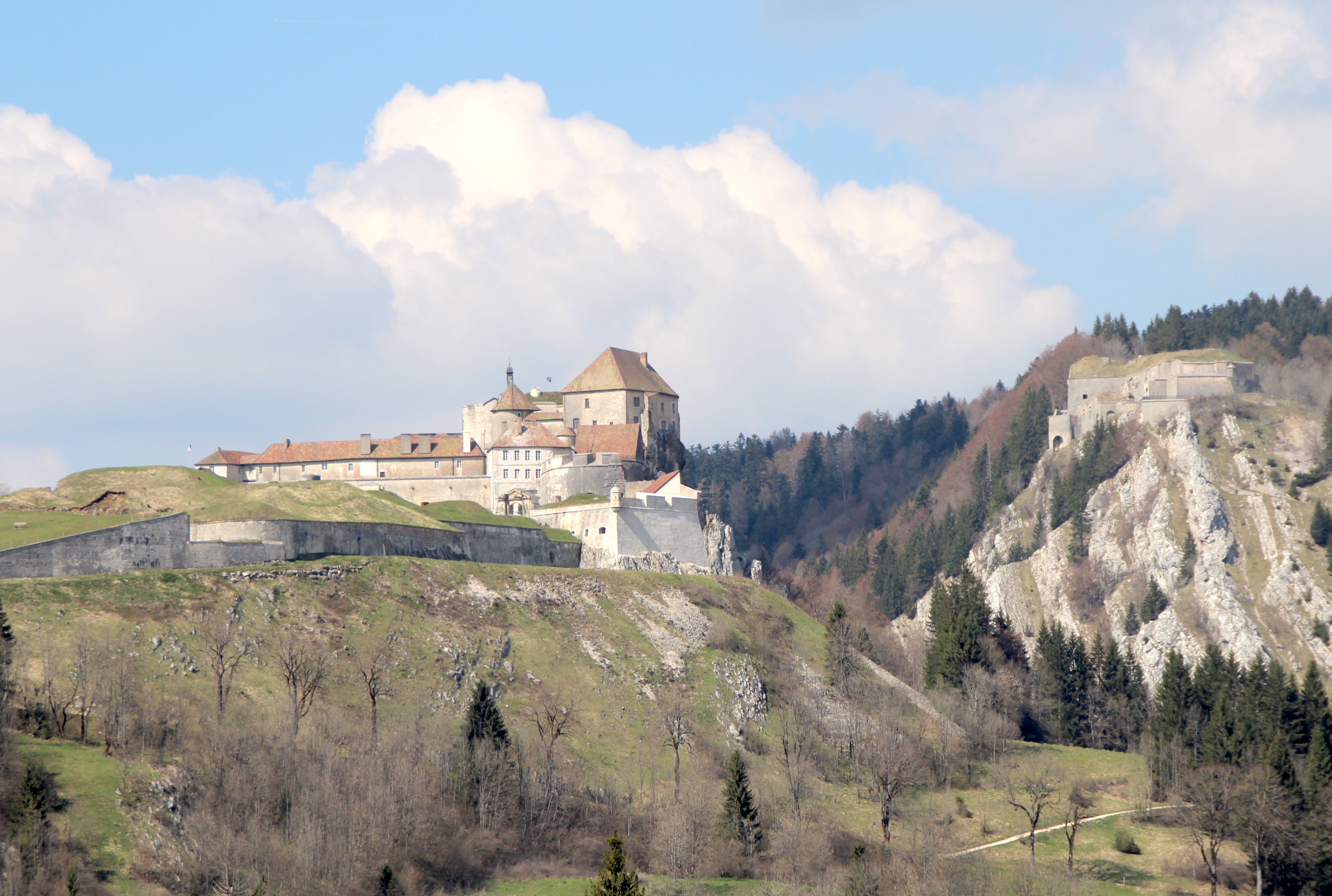 Ch_teau_de_Joux_Ostseite.jpg