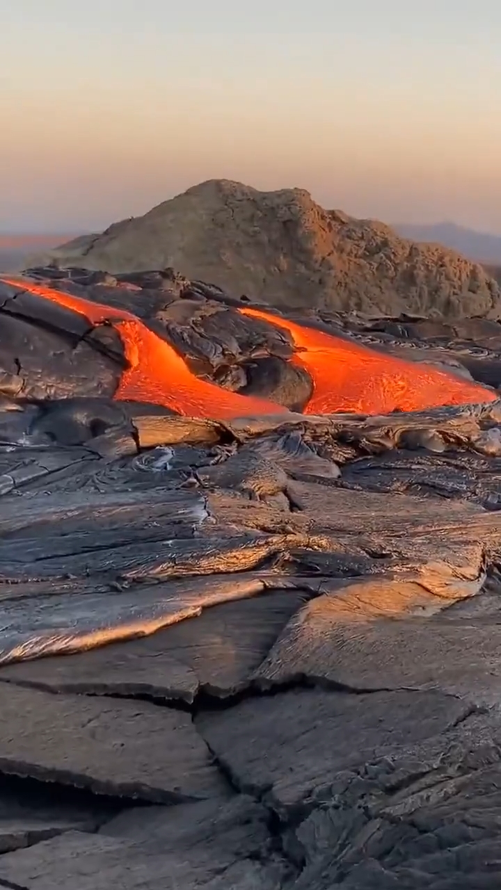 Eruption_of_Erta_Ale_volcano_in_Ethiopia__video__-_ItemFix.mp4_snapshot_00.14.992.jpg