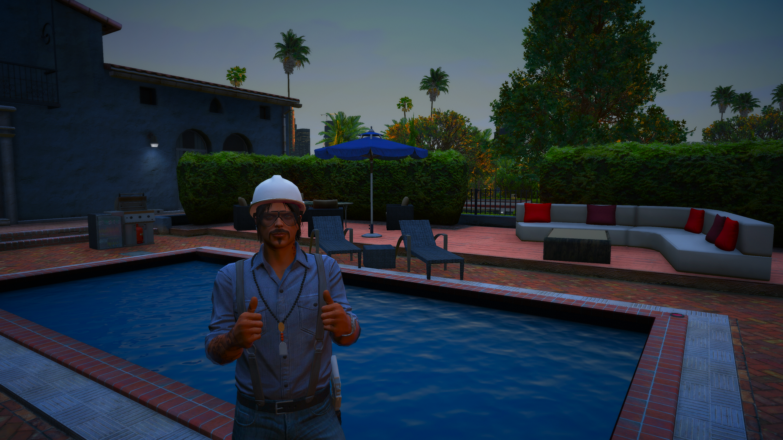 Thumbs_up_backyard.png