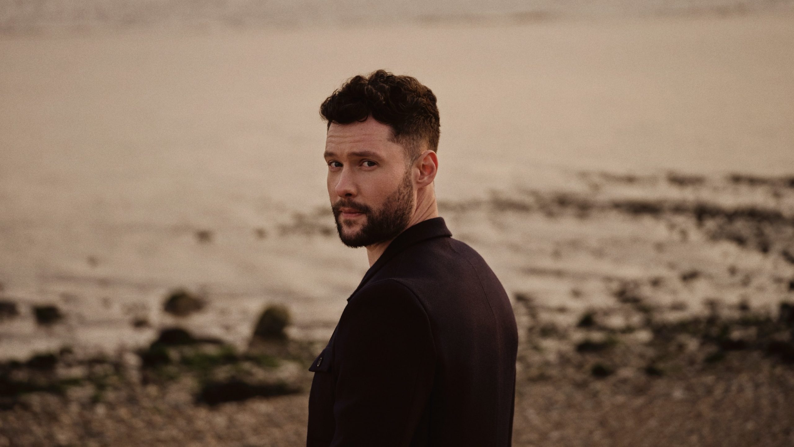 1555232-2560x1441-desktop-hd-calum-scott
