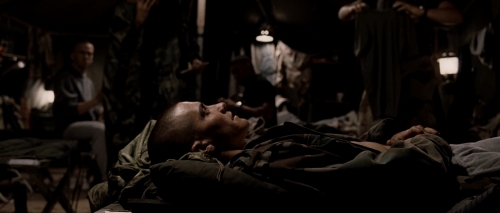 Jarhead.2005.720p.BluRay.DTS.x264-ESiR.mkv_002626079.jpg