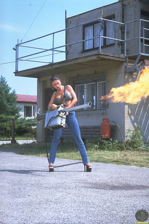 actiongirlsvzemanovaflames005.jpg