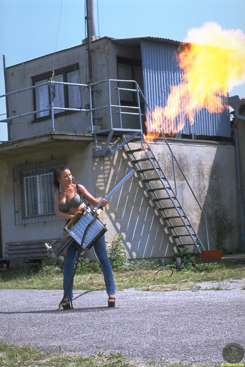 actiongirlsvzemanovaflames023.jpg