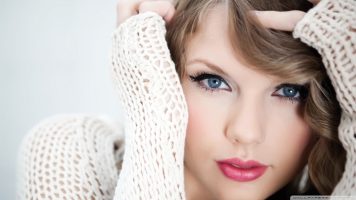 taylor_swift_close_up-wallpaper-1920x1080.jpg