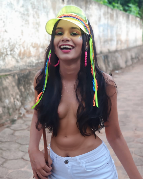 Nudes_-_Thaila_Ayanna_10.jpg