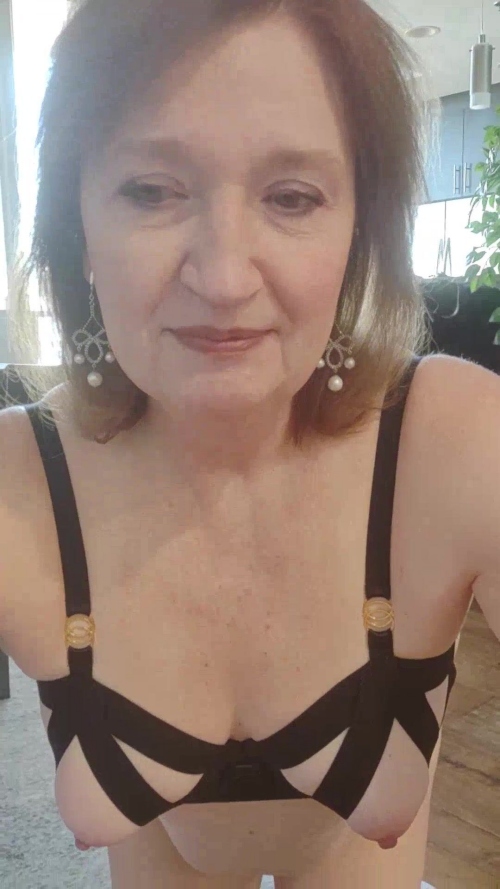 cfwives.com_211772_d7c2aef752b8.jpg