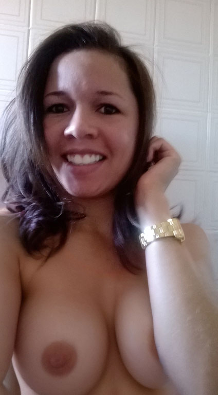 Amateurs_Bobs_Nudes_08.jpg